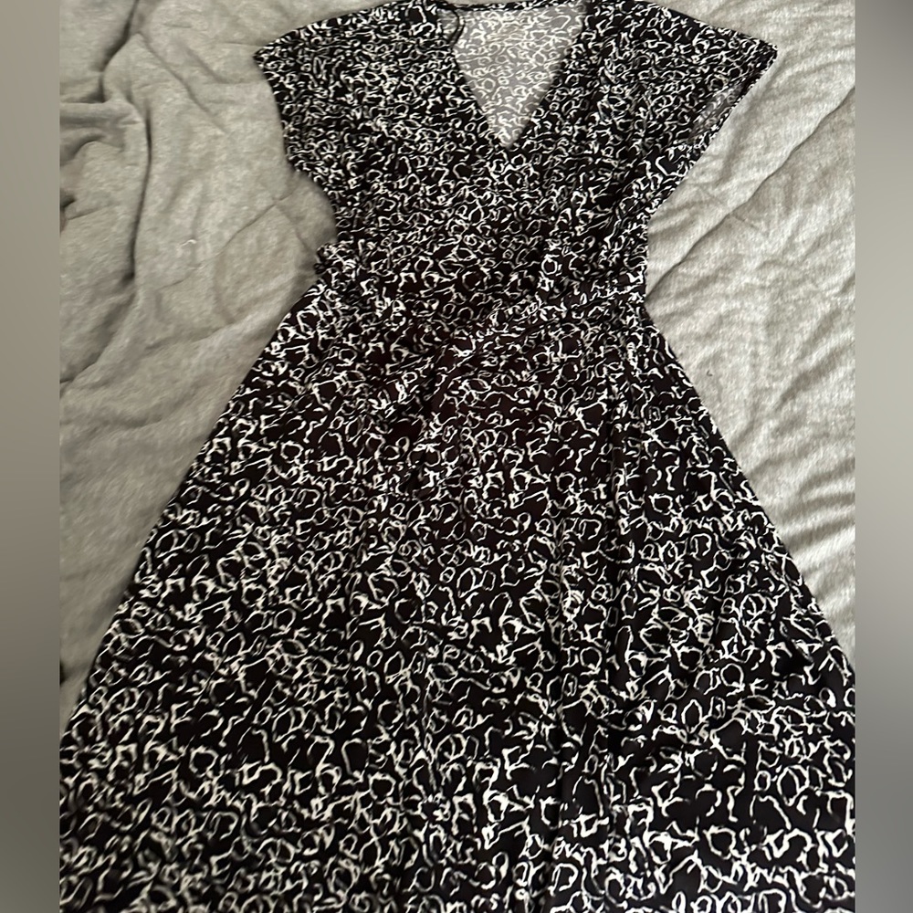 S Nine West dress black with cute design in white